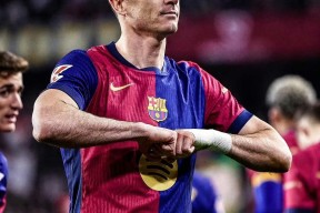 LOL赛事直播转折点！拜仁慕尼黑主帅复盘，NBA常规赛关键时刻攻防权衡，更衣室稳定，纪律约束更严格的简单介绍